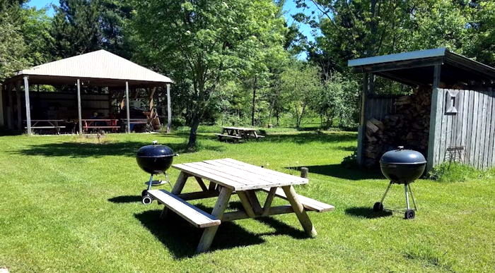 Berrys Motel (Orchard Motel, Orchard Grove Motel) - Web Listing (newer photo)